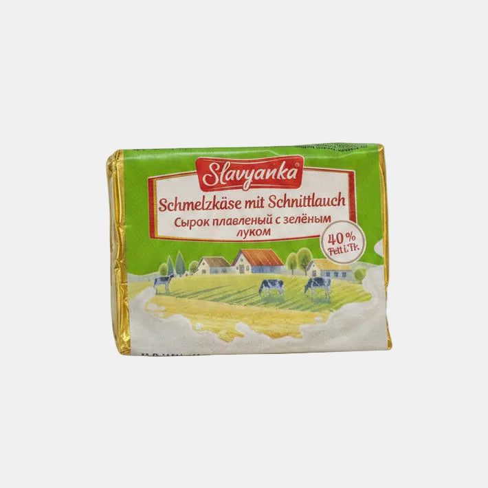 Fromage fondu Slavyanka à la ciboulette 100 g — vue de face de l'emballage
