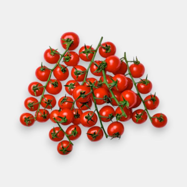 Tomates cocktail en grappe rouges fraîches sur fond blanc, 1 kg, légumes frais France