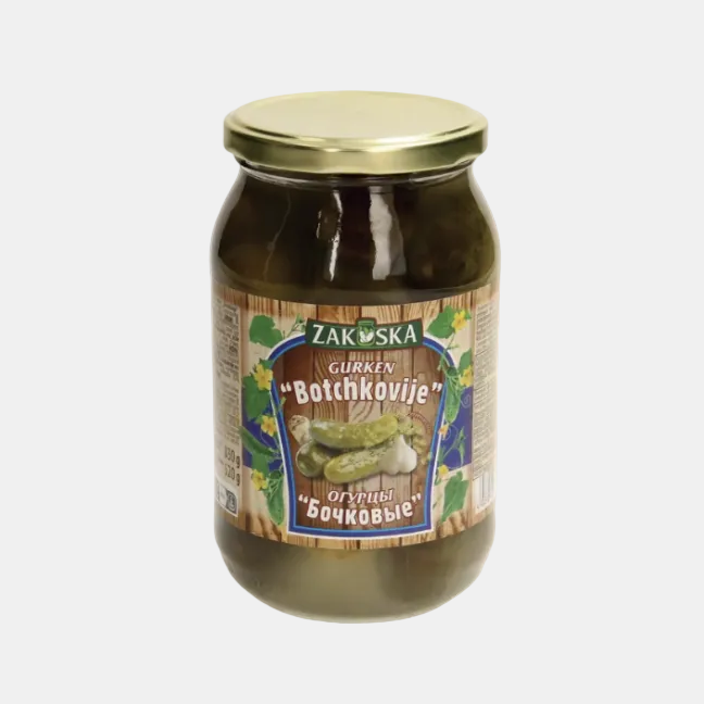 Cornichons Bochkovie Zakuska 830 g – bocal de cornichons marinés aux herbes, épicerie d'Europe de l'Est, vue de face