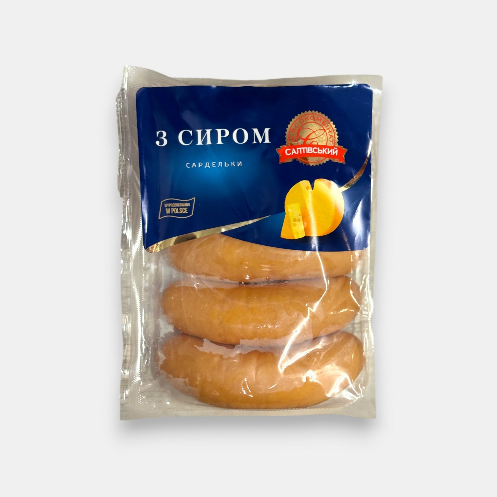 Saucisses au fromage Saltovsky Myasokombinat 500 g en emballage, charcuterie juteuse pour cuisson ou grillade, épicerie slave Pomo.bio, livraison rapide à Paris