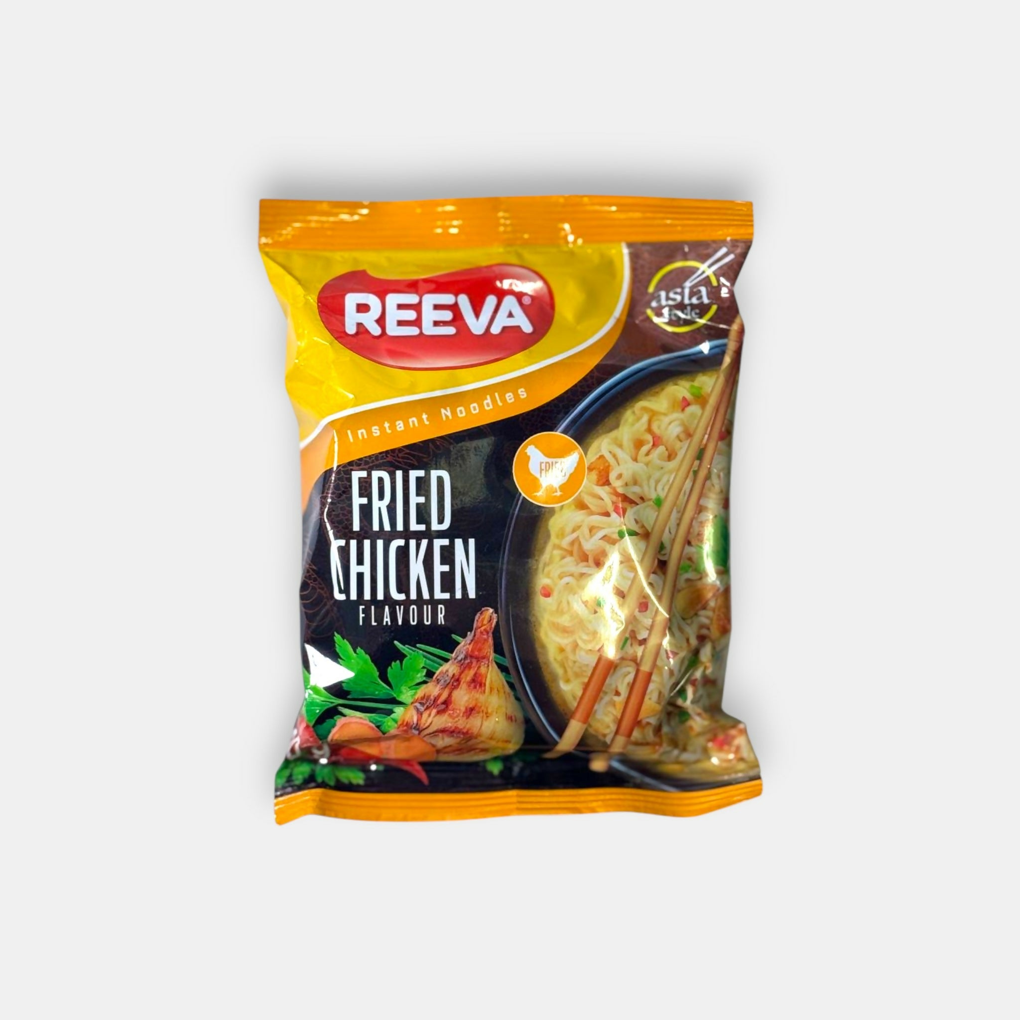 Nouilles instantanées poulet rôti asiatique Reeva en sachet, nouilles au goût épicé et grillé prêtes en quelques minutes, produit d’épicerie slave proposé par Pomo.bio avec livraison rapide à Paris