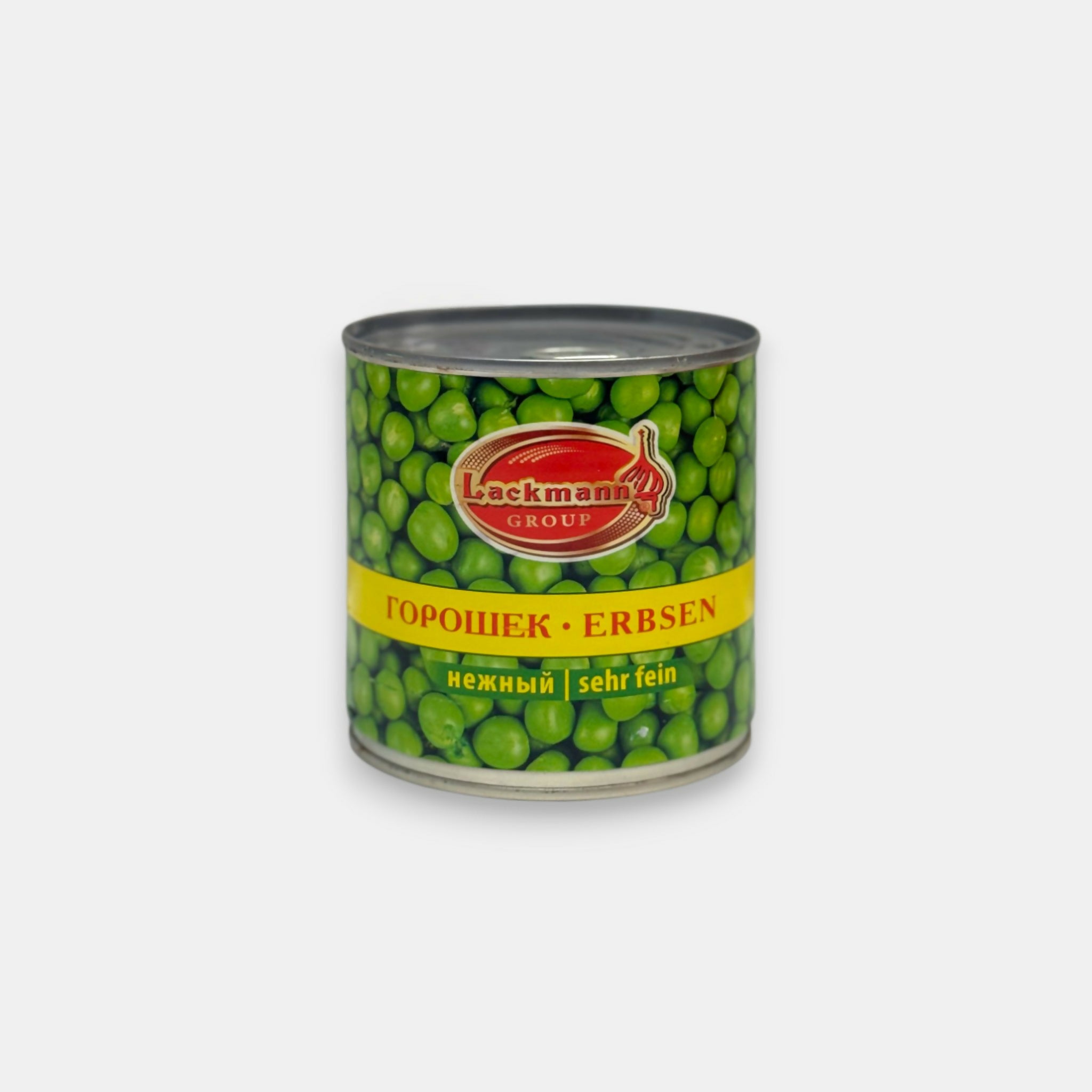 Vue de face d’une boîte de petits pois extra-fins de la marque Lackmann – produit d’épicerie slave. Disponible sur Pomo.bio, livraison express à Paris.
