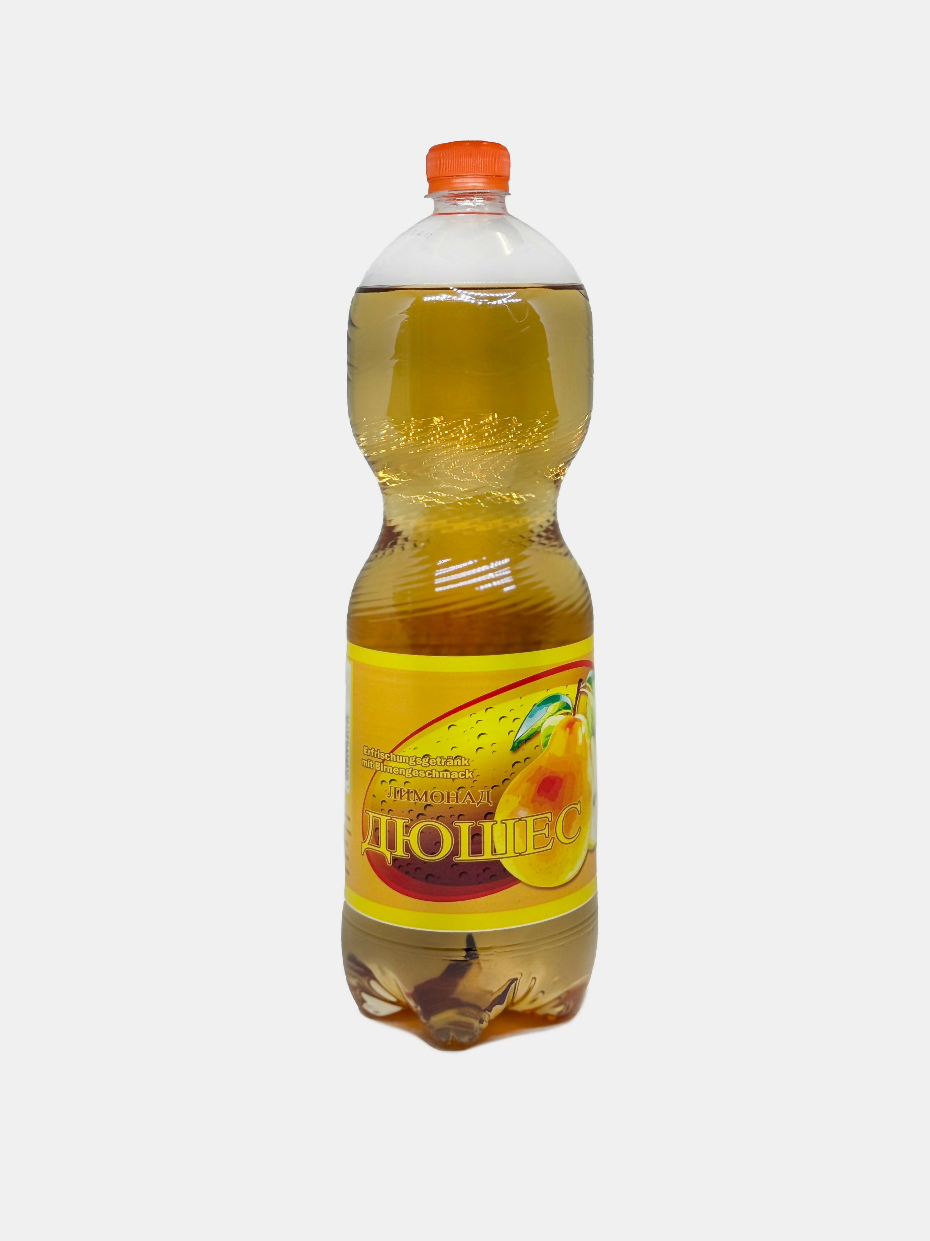 Soda Dyushes Monolith 1,5 L — bouteille en plastique vue de face, limonade gazeuse au goût de poire d'Europe de l'Est